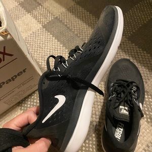 Womens black Nike Flex Run